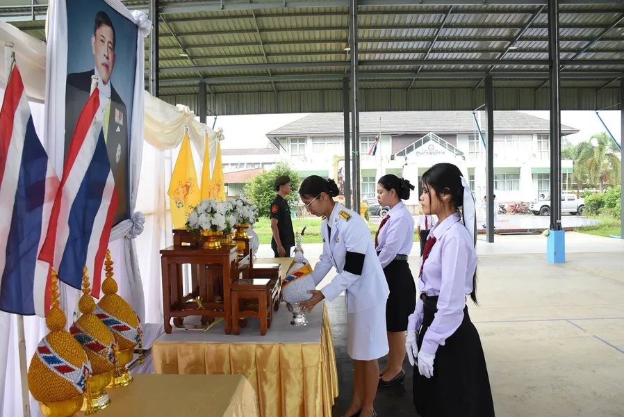 พิธีถวายเครื่องราชสักการะ  และลงนามถวายพระพร เนื่องในโอกาสวันเฉลิมพระเกียรติพระบาทสมเด็จพระปรเมนทรรามาธิบดี ศรีสินทรมหาวชิราลงกรณ พระวชิรเกล้าเจ้าอยู่หัว 